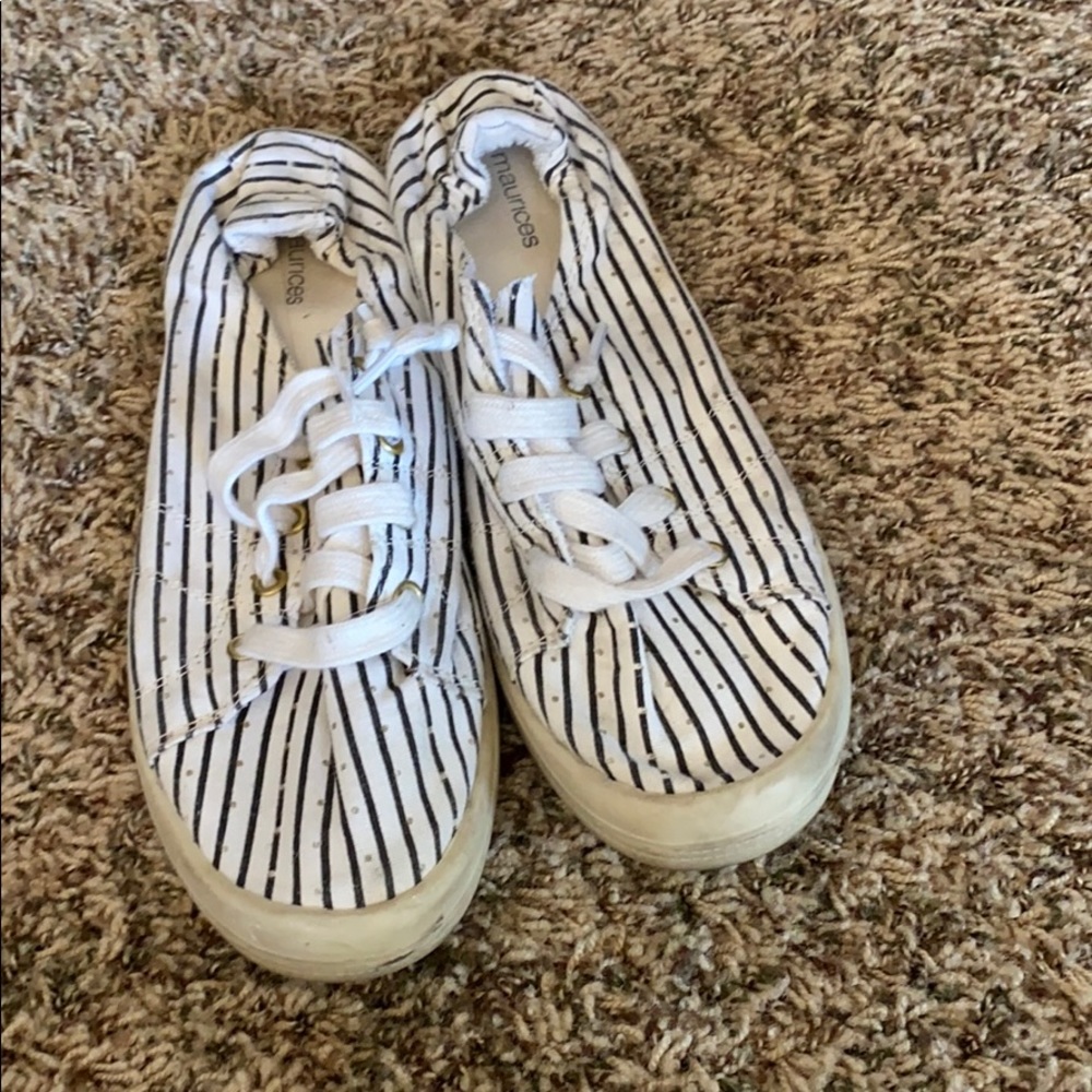 Stretchy around ankle, slip on striped sneakers